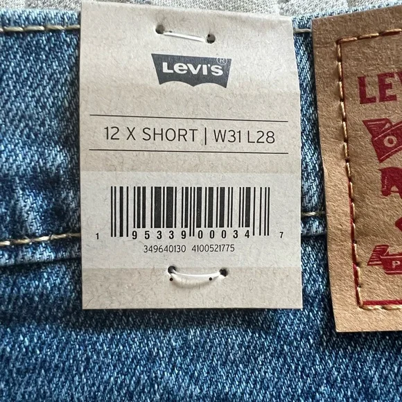 Levis Wedgie Straight 31x28 - Picture 3 of 4